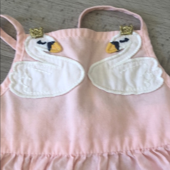 Pink swan dress - Picture 5 of 5
